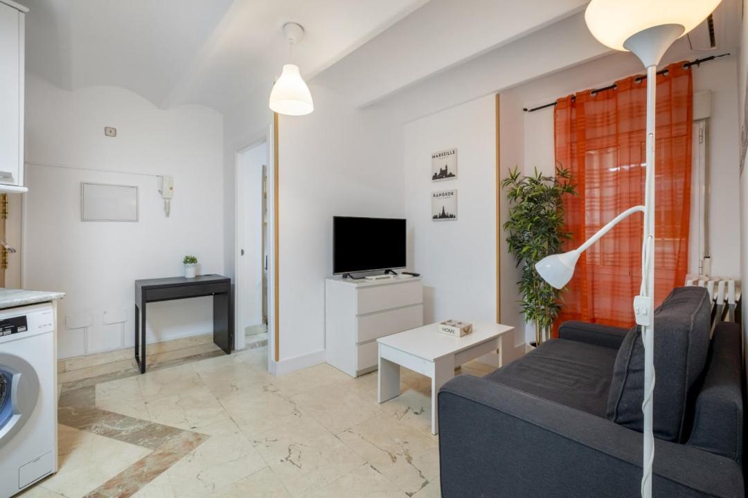2 Bedroom 1 Bathroom Furnished - Sol - Cozy Vintage - Mintystay Madrid Esterno foto