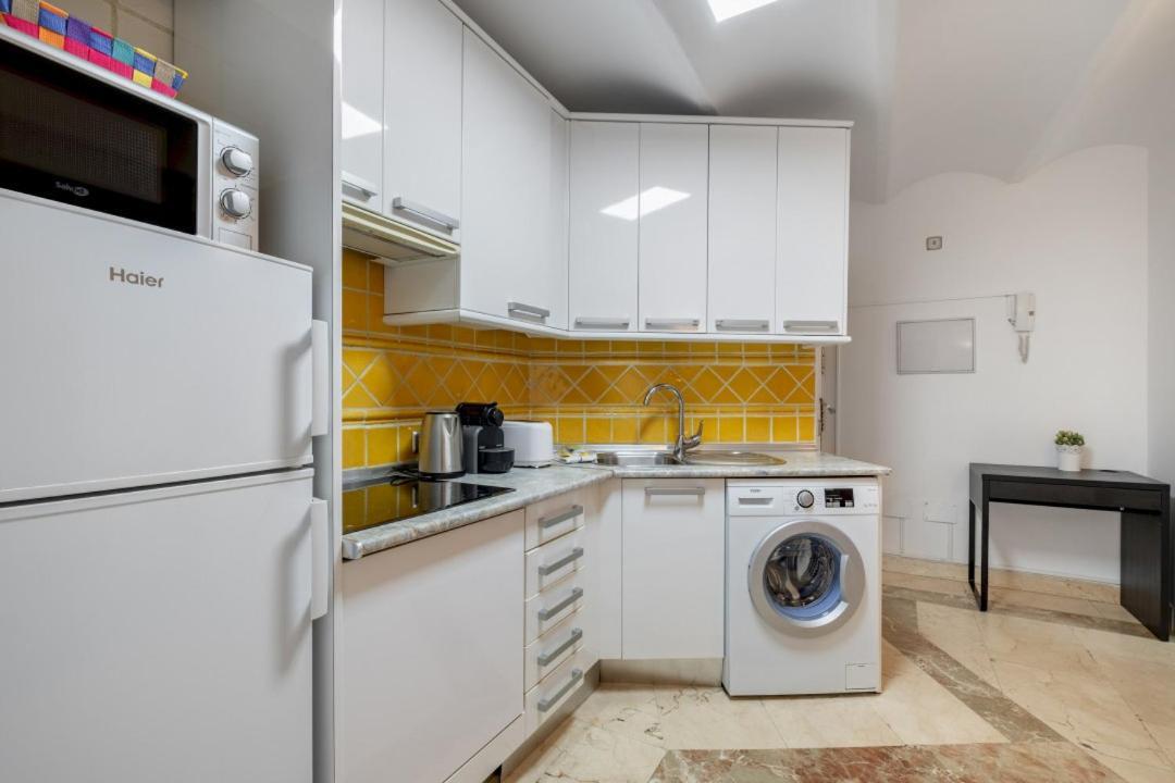 2 Bedroom 1 Bathroom Furnished - Sol - Cozy Vintage - Mintystay Madrid Esterno foto